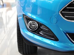 2013款 两厢 1.5L  自动 运动型