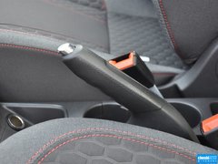 2013款 两厢 1.5L  自动 运动型
