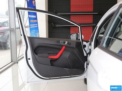 2013款 两厢 1.5L  自动 运动型