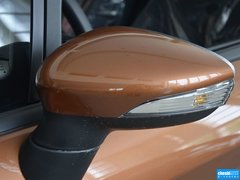 2013款 两厢 1.5L  自动 运动型