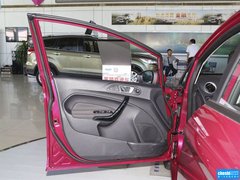 2013款 两厢 1.5L  自动 运动型