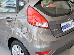 2013款 两厢 1.5L DCT 时尚型
