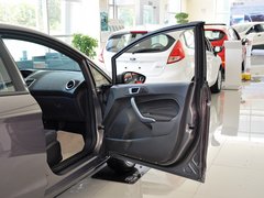 2013款 两厢 1.5L DCT 时尚型