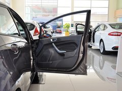 2013款 两厢 1.5L DCT 时尚型