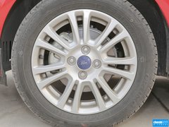 2013款 两厢 1.5L 手动 时尚型