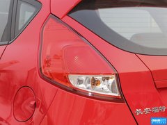2013款 两厢 1.5L 手动 时尚型