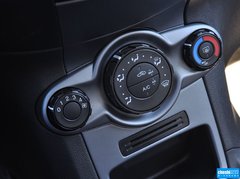 2013款 两厢 1.5L 手动 时尚型