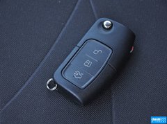 2013款 两厢 1.5L 手动 时尚型