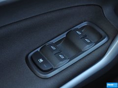 2013款 两厢 1.5L 手动 时尚型