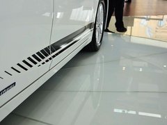雷克萨斯CT 2013款 200h 1.8L CVT 暗夜骑士版