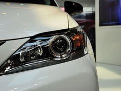 2013款 200h 1.8L CVT 暗夜骑士版