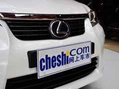 2013款 200h 1.8L CVT 暗夜骑士版