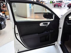 2013款 200h 1.8L CVT 暗夜骑士版