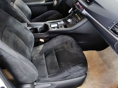 2013款 200h 1.8L CVT 暗夜骑士版