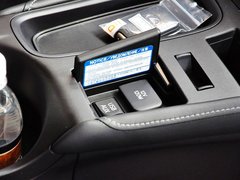 2013款 200h 1.8L CVT 暗夜骑士版