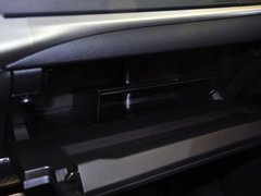 2013款 200h 1.8L CVT 暗夜骑士版