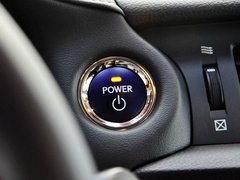 2013款 200h 1.8L CVT 暗夜骑士版