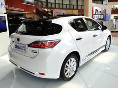 2013款 200h 1.8L CVT 暗夜骑士版