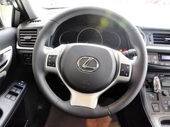 2013款 200h 1.8L CVT 暗夜骑士版