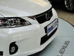 2013款 200h 1.8L CVT 暗夜骑士版