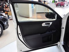2013款 200h 1.8L CVT 暗夜骑士版