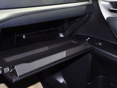 2013款 200h 1.8L CVT 暗夜骑士版