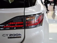 2013款 200h 1.8L CVT 暗夜骑士版