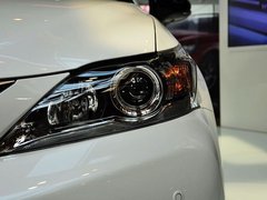 2013款 200h 1.8L CVT 暗夜骑士版
