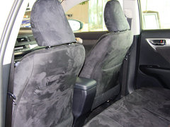 2013款 200h 1.8L CVT 暗夜骑士版