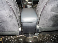 2013款 200h 1.8L CVT 暗夜骑士版