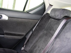 2013款 200h 1.8L CVT 暗夜骑士版