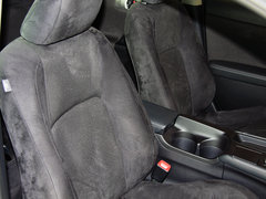 2013款 200h 1.8L CVT 暗夜骑士版