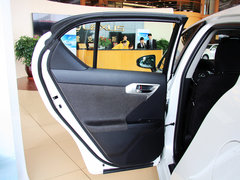 2013款 200h 1.8L CVT 暗夜骑士版