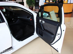 2013款 200h 1.8L CVT 暗夜骑士版