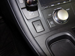 2013款 200h 1.8L CVT 暗夜骑士版