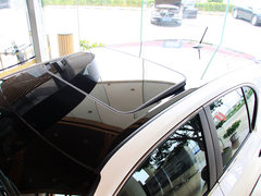 2013款 200h 1.8L CVT 暗夜骑士版