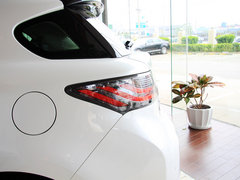 2013款 200h 1.8L CVT 暗夜骑士版
