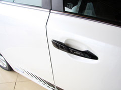 2013款 200h 1.8L CVT 暗夜骑士版