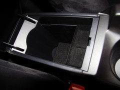 2013款 200h 1.8L CVT 暗夜骑士版