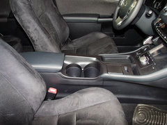 2013款 200h 1.8L CVT 暗夜骑士版