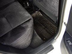 2013款 200h 1.8L CVT 暗夜骑士版