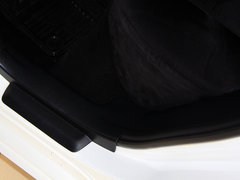 2013款 200h 1.8L CVT 暗夜骑士版