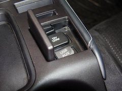 2013款 200h 1.8L CVT 暗夜骑士版