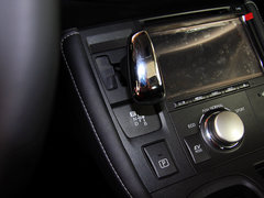 2013款 200h 1.8L CVT 暗夜骑士版