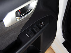 2013款 200h 1.8L CVT 暗夜骑士版