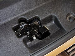2013款 200h 1.8L CVT 暗夜骑士版