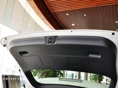 2013款 200h 1.8L CVT 花语花忆版