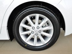 2013款 200h 1.8L CVT 花语花忆版