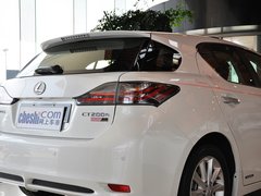2013款 200h 1.8L CVT 花语花忆版