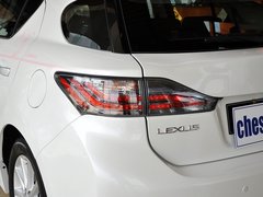2013款 200h 1.8L CVT 花语花忆版